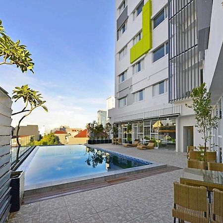 Whiz Prime Hotel Hasanuddin נקסר מראה חיצוני תמונה
