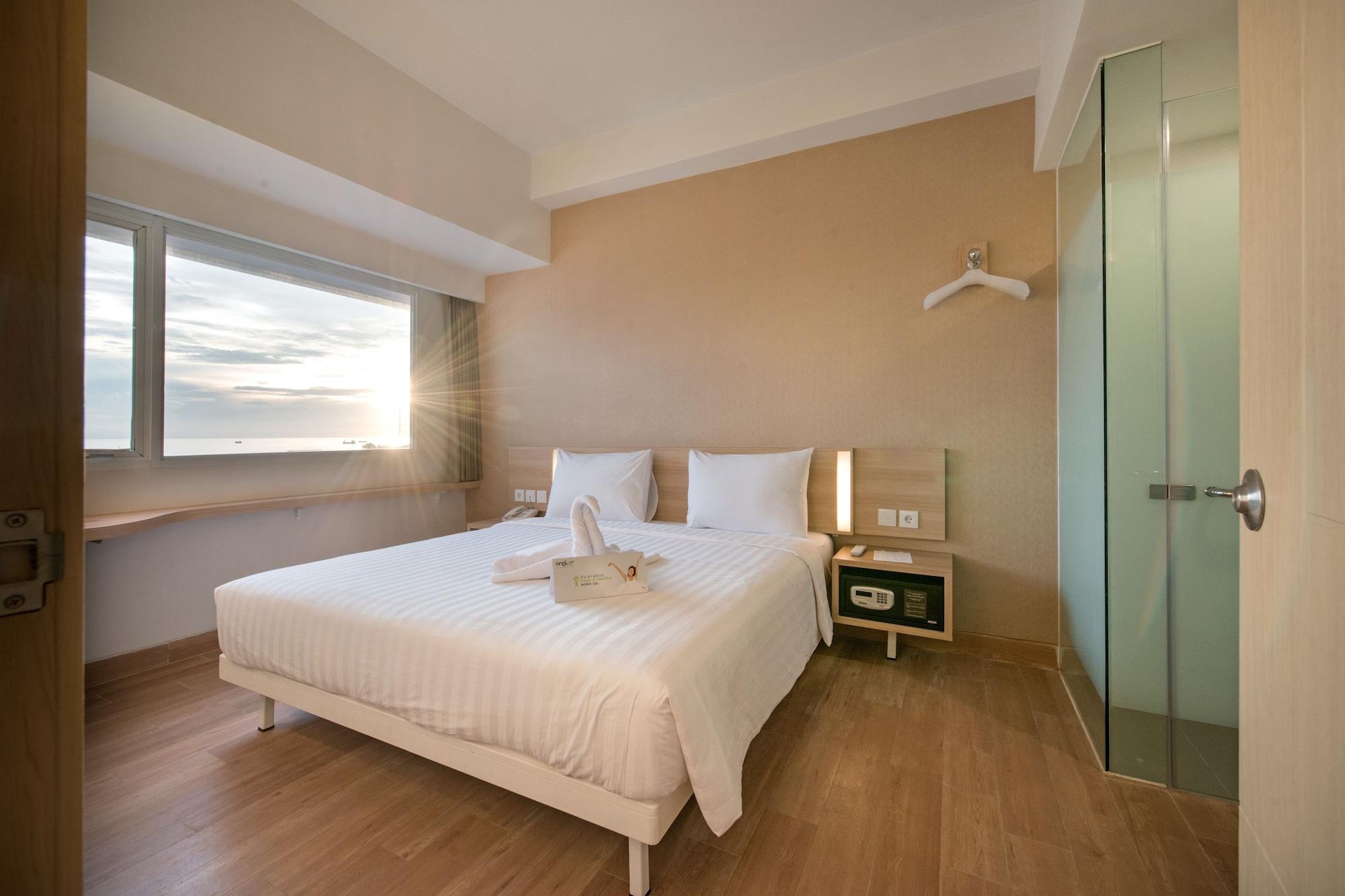 Whiz Prime Hotel Hasanuddin נקסר מראה חיצוני תמונה
